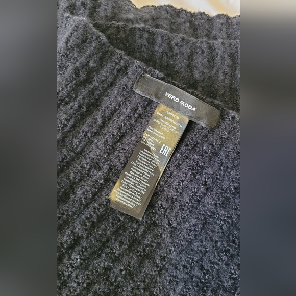 Guc black Vero moda scarf and touque set - Picture 11 of 11